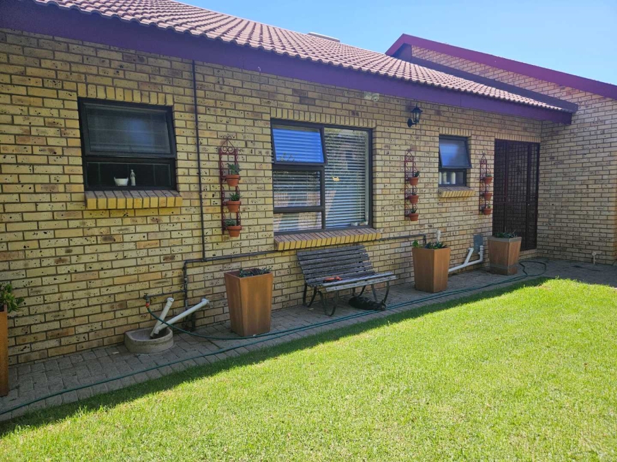 3 Bedroom Property for Sale in Hillcrest Northern Cape